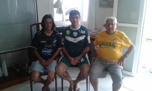 Les supporters João Silva (ABC), José Castro (Alecrim) et Gilberto Cavalcanti (América), ils pensent que l'Arena des Dunas survivra l'avenir. (Crédit photo: Fabio Santana). 